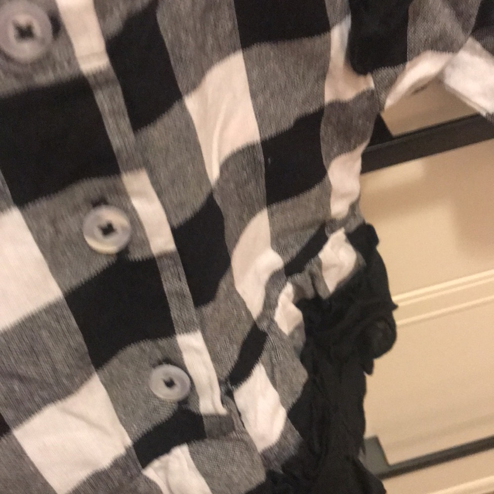 Ruffled butt Romper - Picture 4 of 4